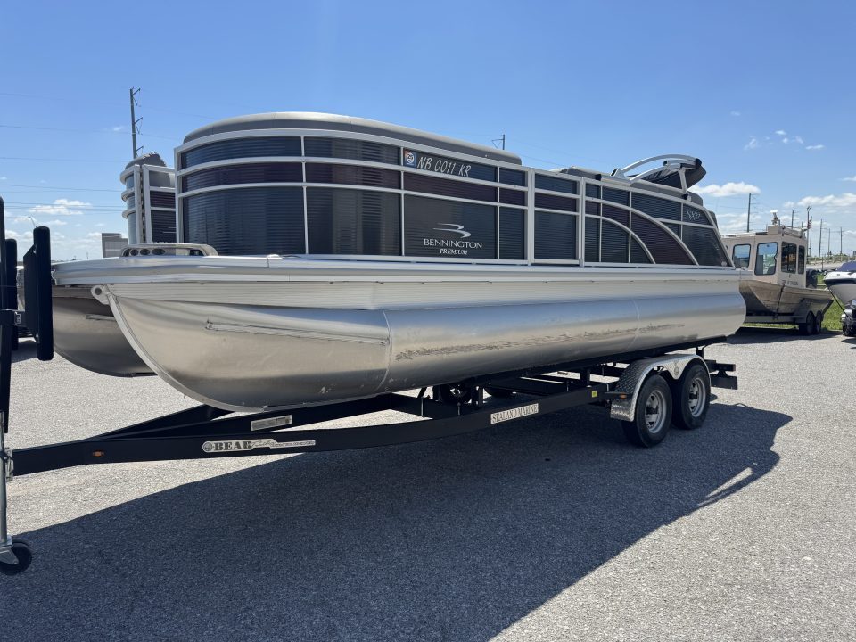 Used 2020 Bennington 22' SSBXCP Pontoon Boat