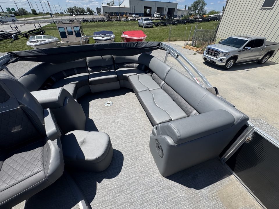 Used 2020 Bennington 22' SSBXCP Pontoon Boat