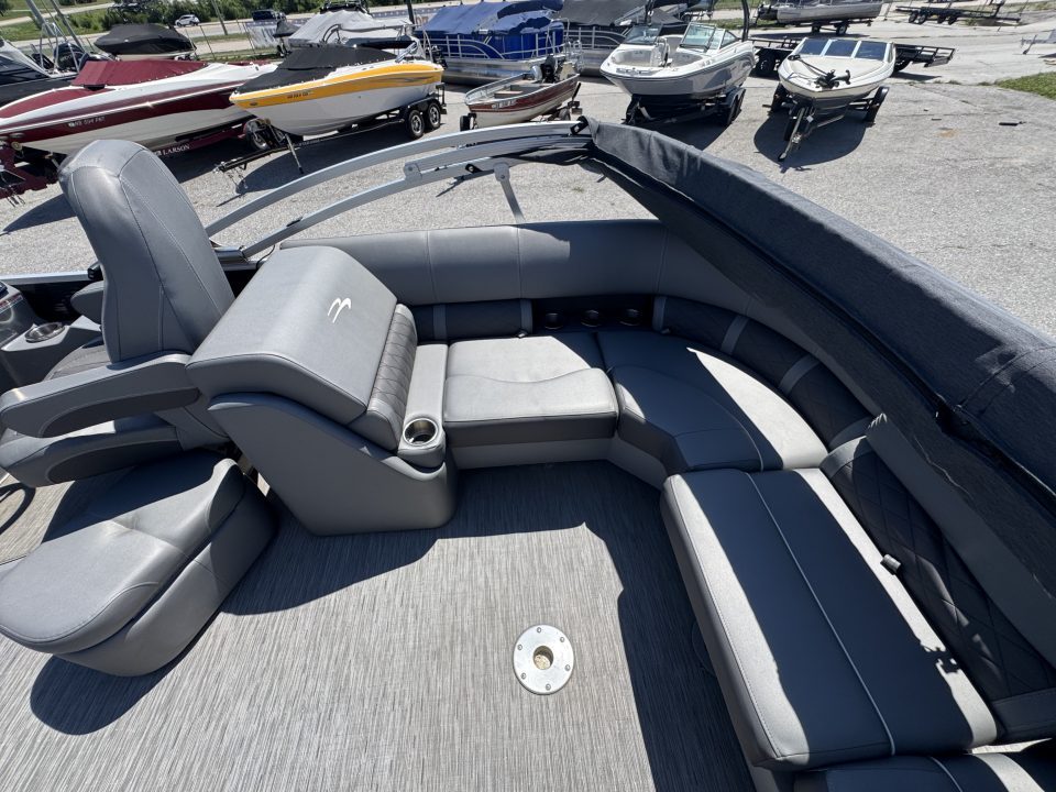 Used 2020 Bennington 22' SSBXCP Pontoon Boat