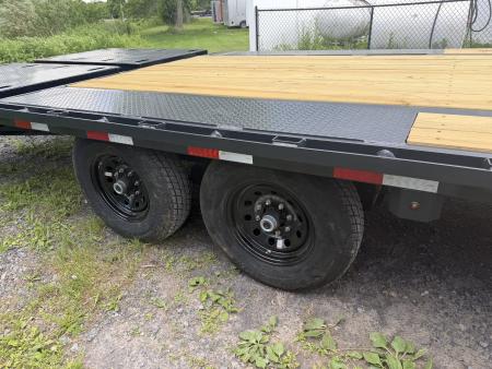 New 2026 Hillcrest Trailers 154205SBMR Deckover Trailer