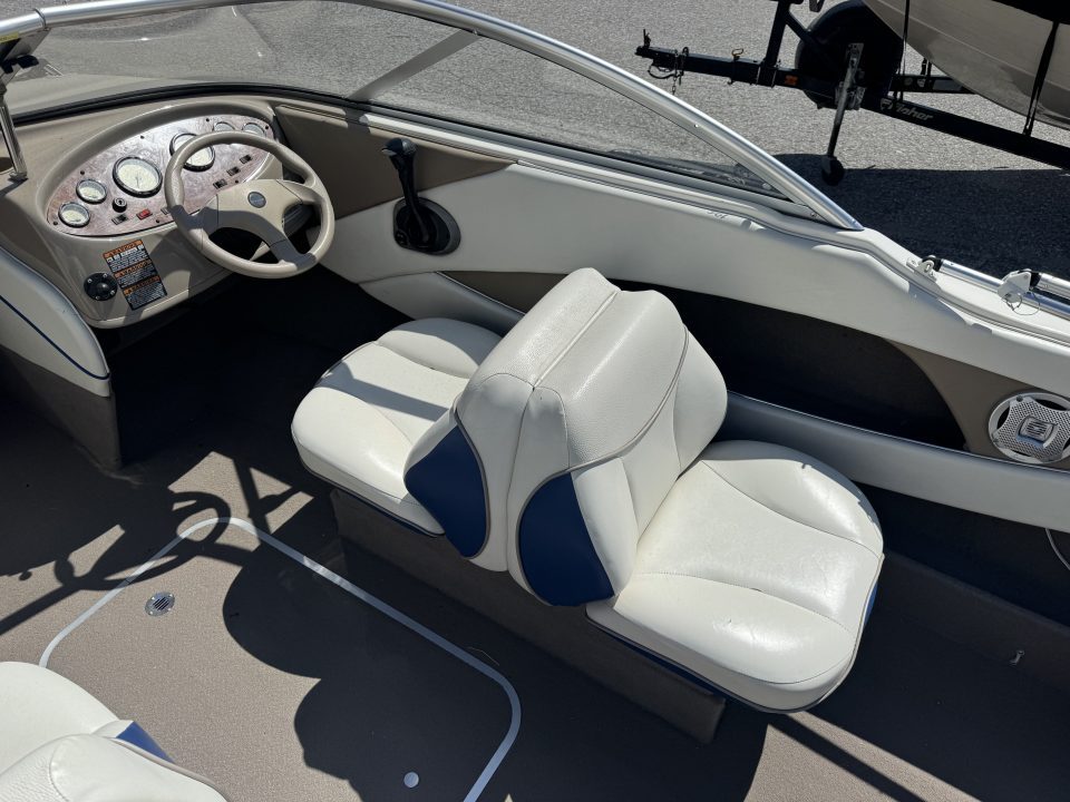 Used 2004 Bayliner Boats 195 Bowrider Boat