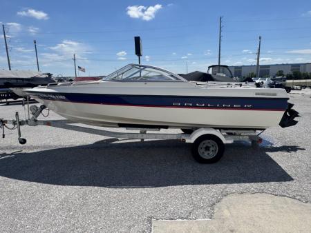 Used 2004 Bayliner Boats 195 Bowrider Boat