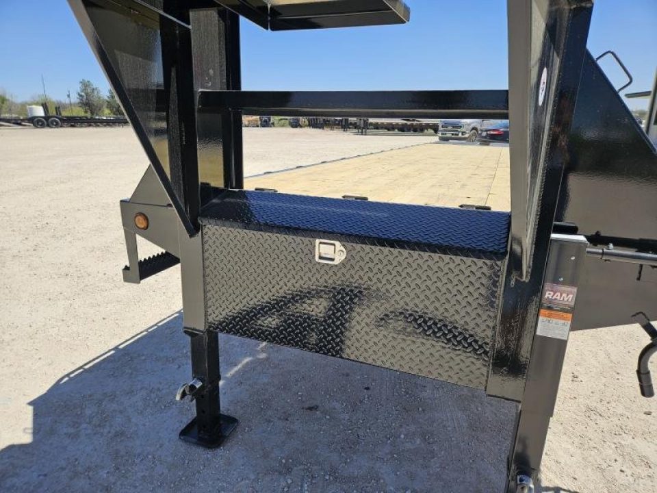 New 2026 Load Trail 25.9K GVW Gooseneck wMax Ramps and EOH Disc