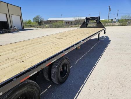 New 2026 Load Trail 25.9K GVW Gooseneck wMax Ramps and EOH Disc