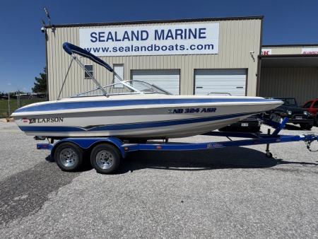 Used 2003 Larson 204 Escape Deck Boat