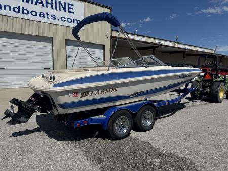 Used 2003 Larson 204 Escape Deck Boat