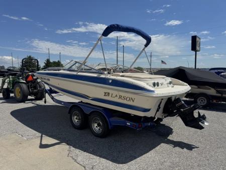 Used 2003 Larson 204 Escape Deck Boat