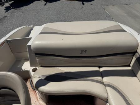 Used 2003 Larson 204 Escape Deck Boat