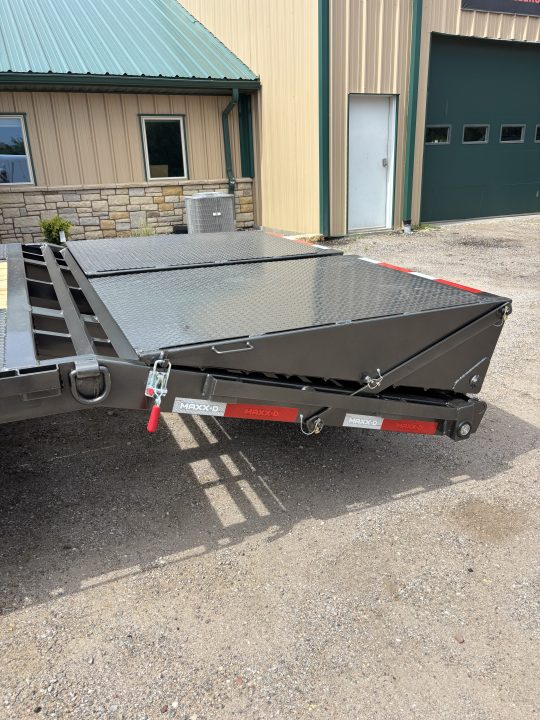New 2027 MAXX-D LKX 102x30 Flatbed Trailer