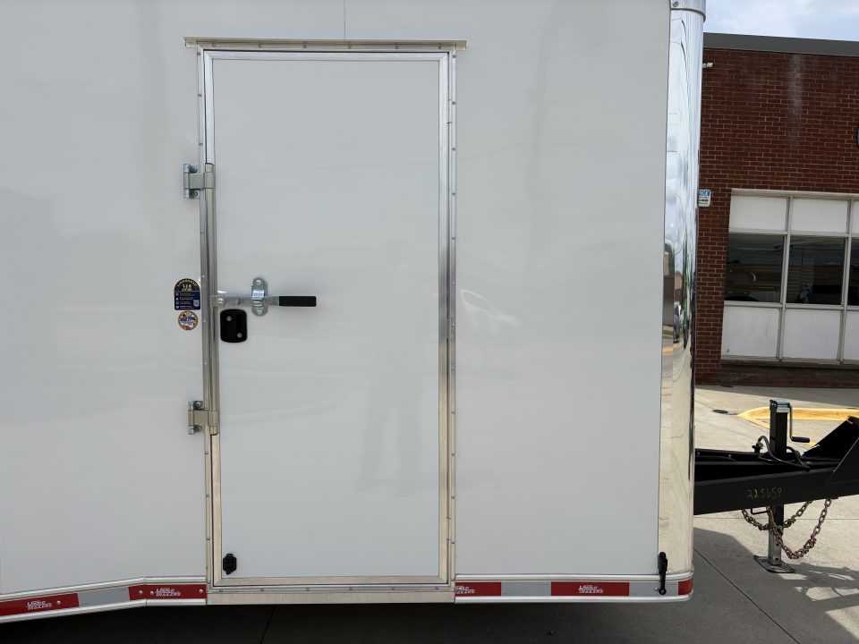 New 2026 United Trailers 8.5X20 UXT COMMERCIAL Cargo / Enclosed Trailer