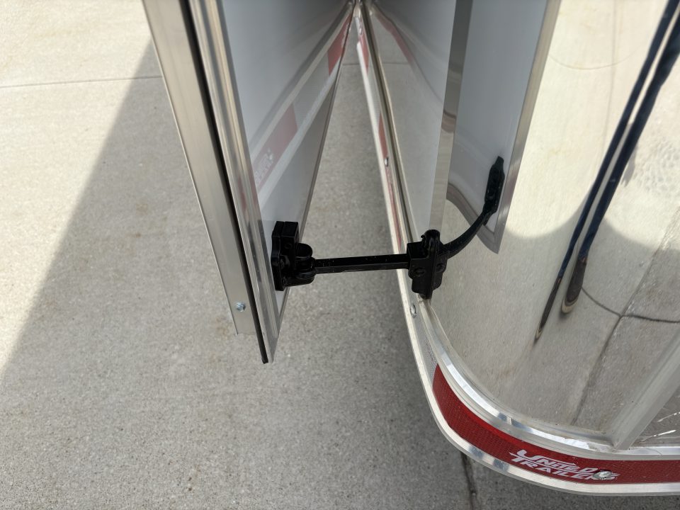 New 2026 United Trailers 8.5X20 UXT COMMERCIAL Cargo / Enclosed Trailer