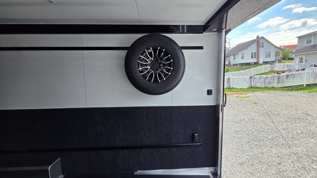 New 2027 ATC ROM550 8.5X32 TRIPLE Car / Racing Trailer