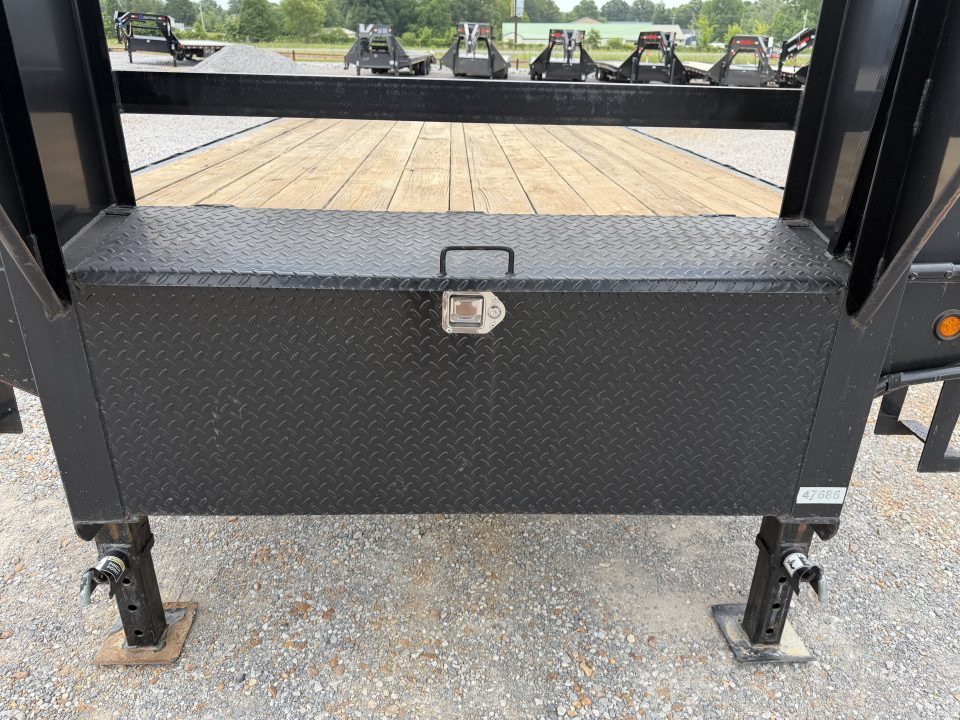 Used 2017 MAXX-D 102"X25' 14K GVWR Gooseneck Flatbed Trailer