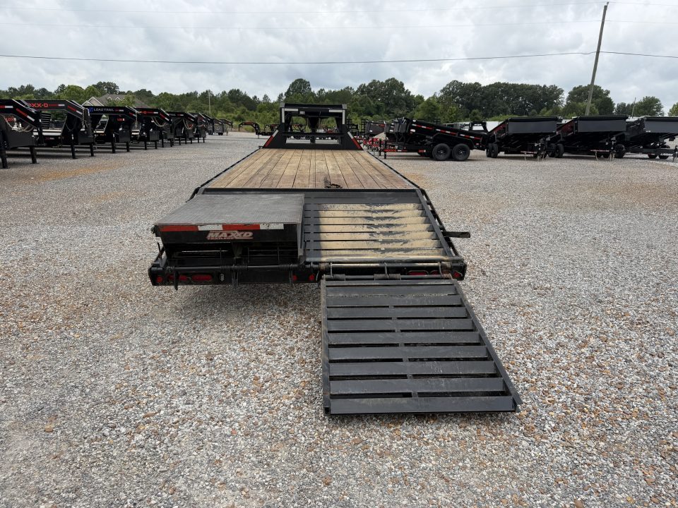 Used 2017 MAXX-D 102"X25' 14K GVWR Gooseneck Flatbed Trailer