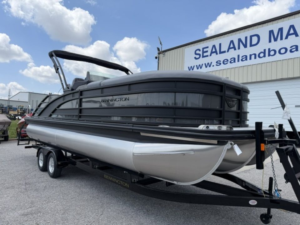 New 2026 Bennington 23 RSB TRITOON Pontoon Boat
