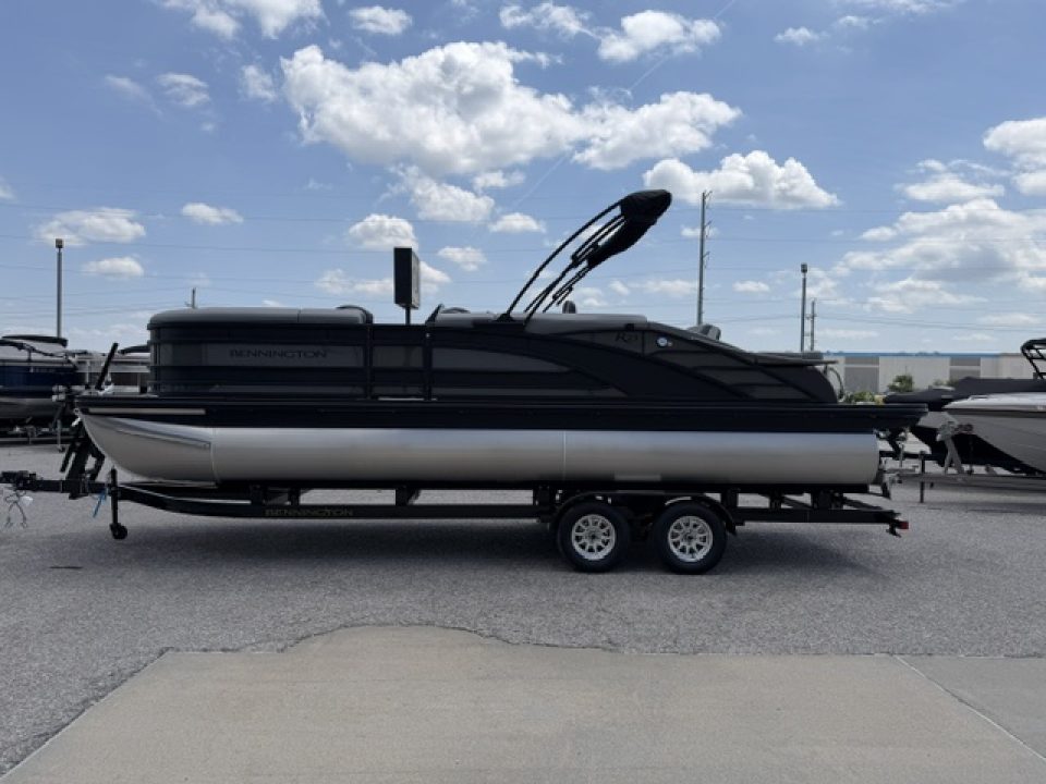 New 2026 Bennington 23 RSB TRITOON Pontoon Boat