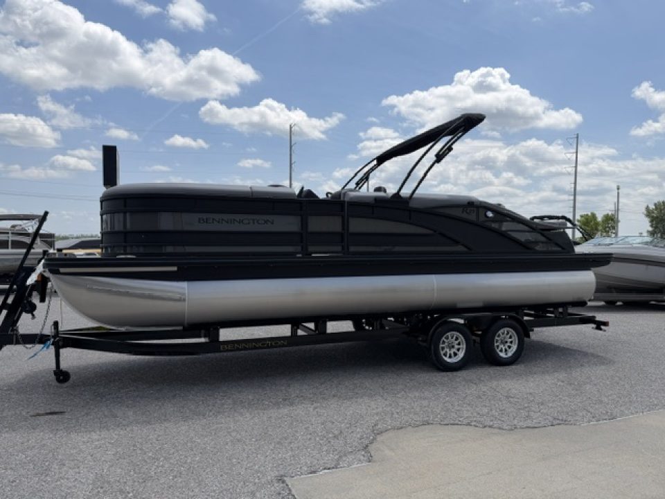 New 2026 Bennington 23 RSB TRITOON Pontoon Boat