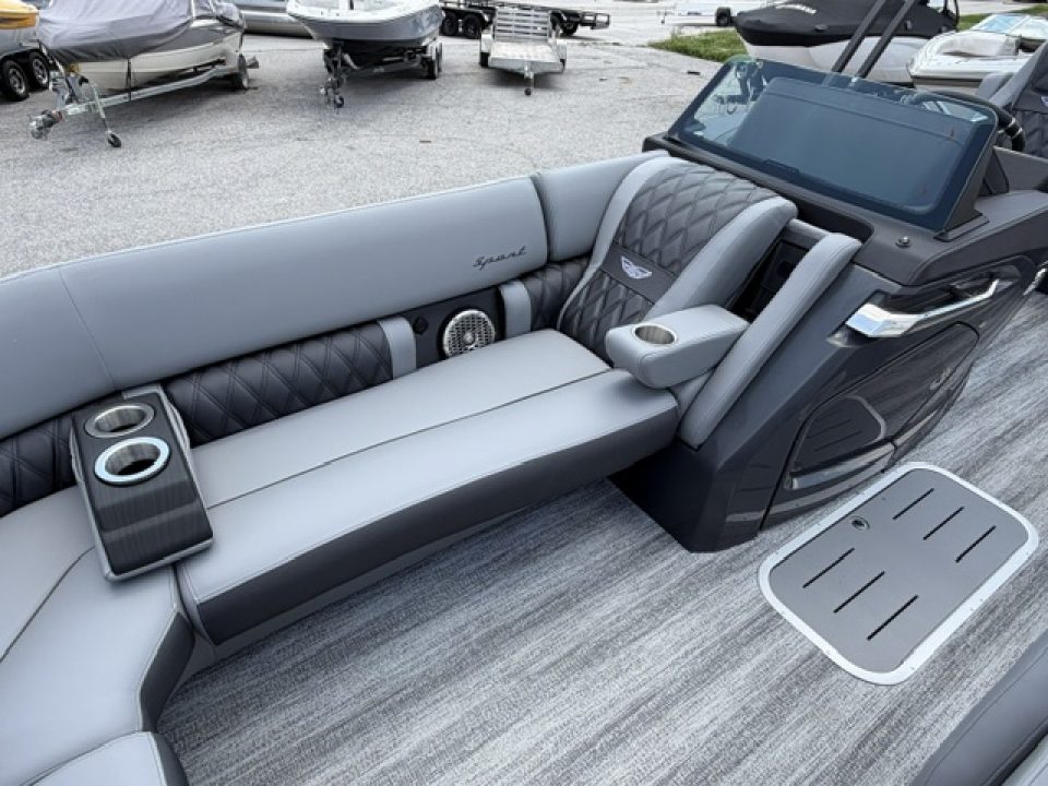 New 2026 Bennington 23 RSB TRITOON Pontoon Boat