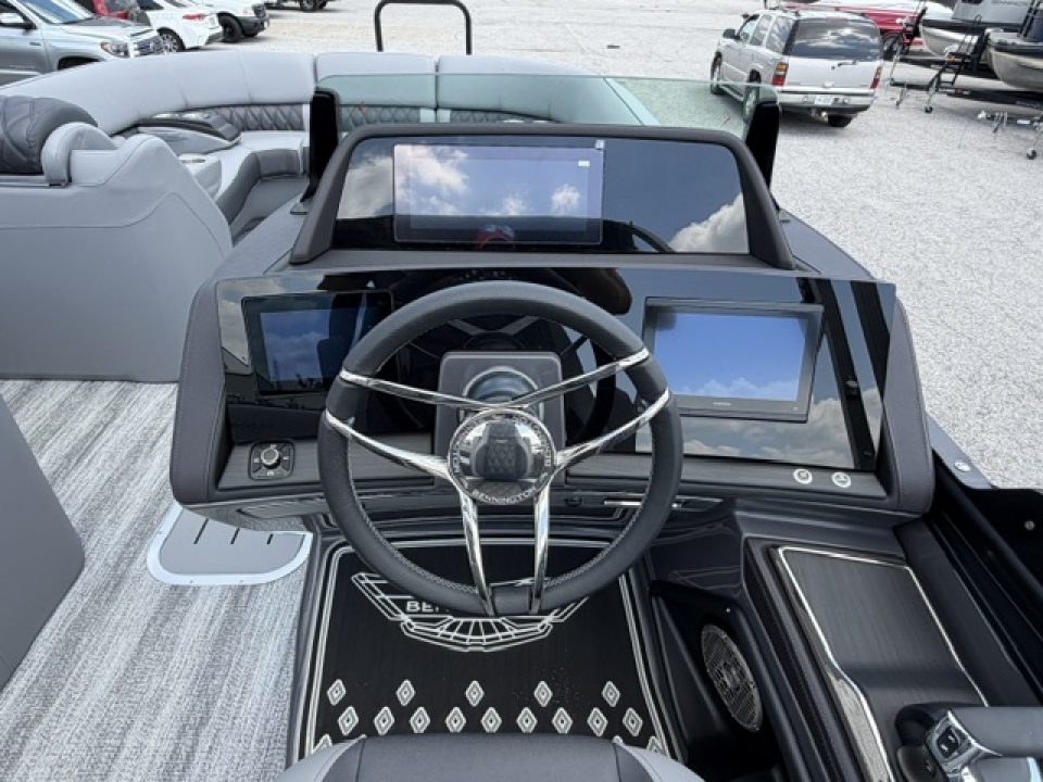 New 2026 Bennington 23 RSB TRITOON Pontoon Boat