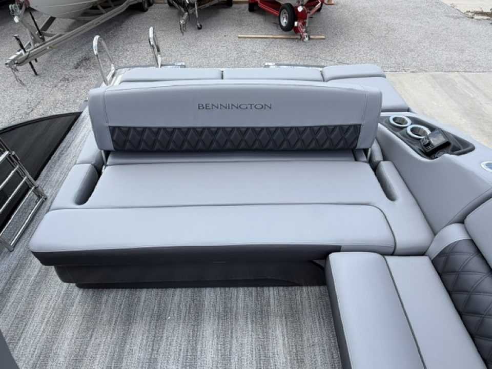 New 2026 Bennington 23 RSB TRITOON Pontoon Boat