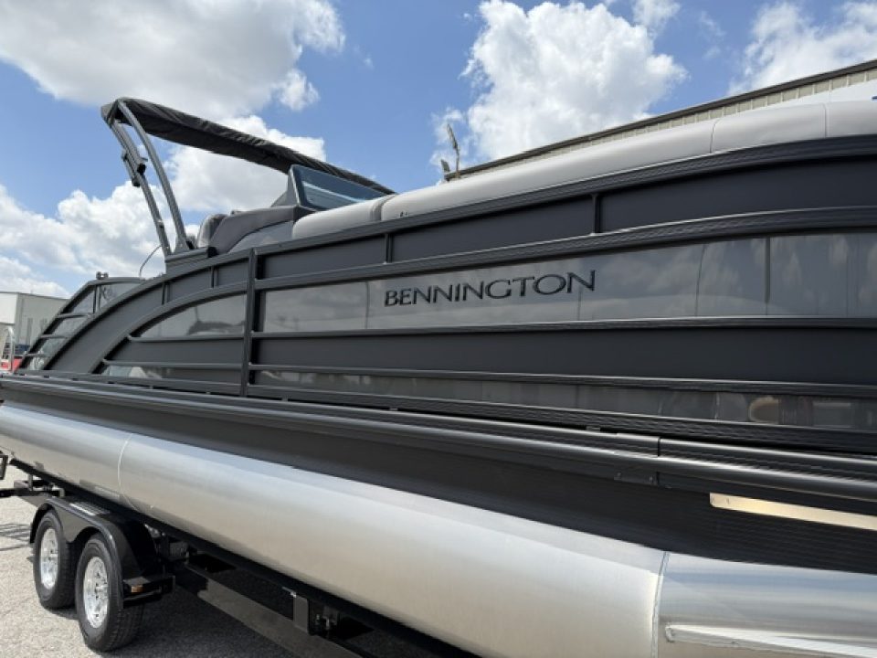 New 2026 Bennington 23 RSB TRITOON Pontoon Boat