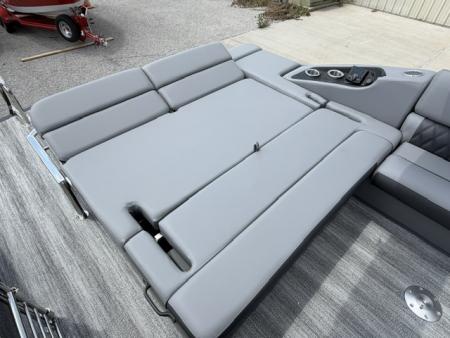 New 2026 Bennington 23 RSB TRITOON Pontoon Boat