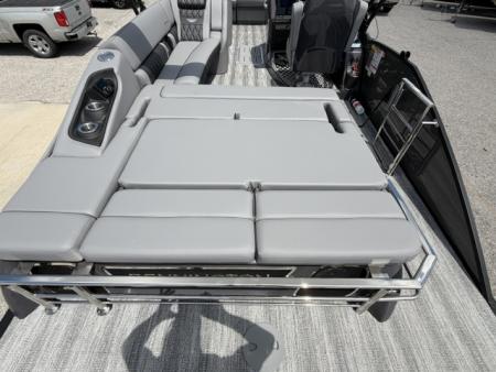 New 2026 Bennington 23 RSB TRITOON Pontoon Boat