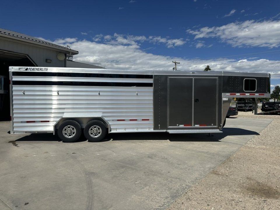 New 2027 Featherlite 8413 Combo 25'