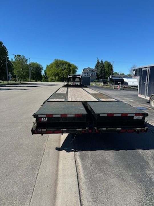 Used 2024 PJ Trailers LD322
