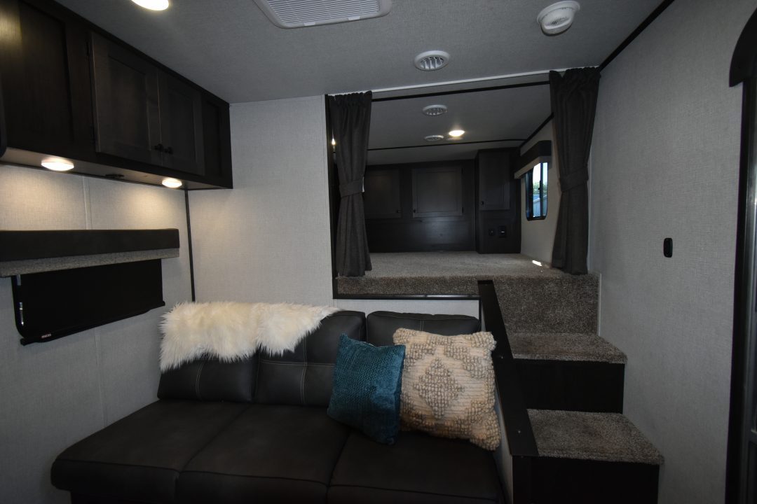 New 2027 Bison Trailers Bison Silverado Horse Trailer