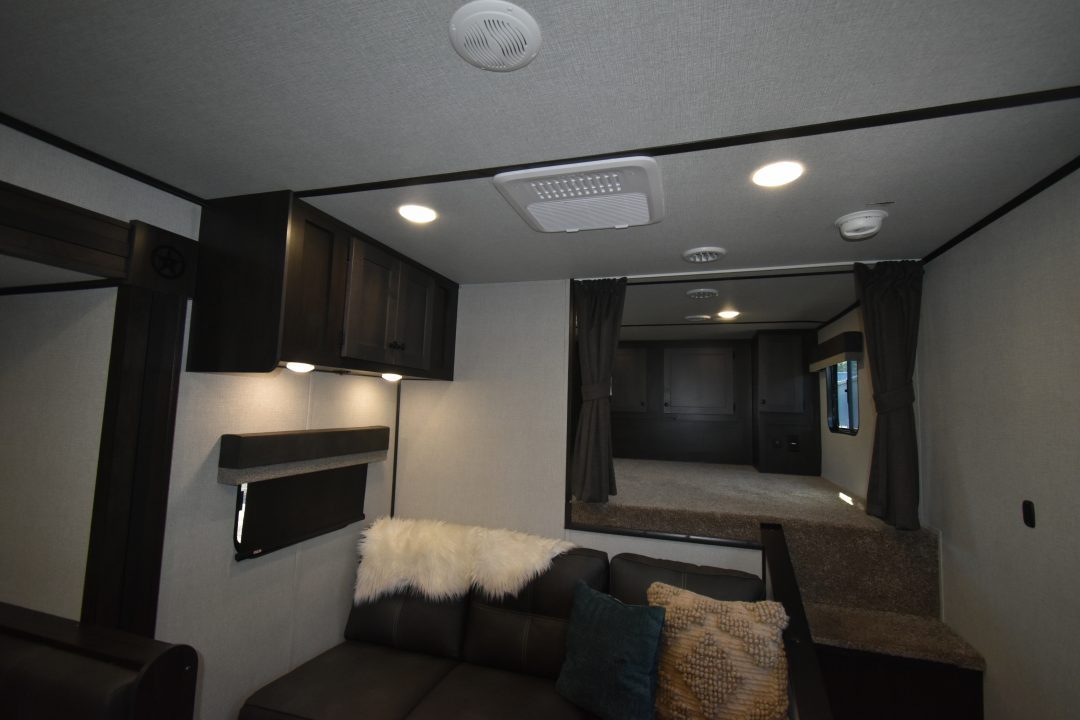 New 2027 Bison Trailers Bison Silverado Horse Trailer