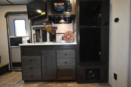 New 2027 Bison Trailers Bison Silverado Horse Trailer