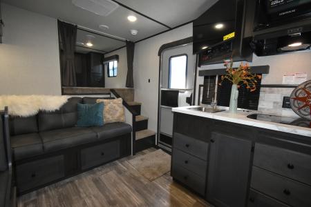 New 2027 Bison Trailers Bison Silverado Horse Trailer