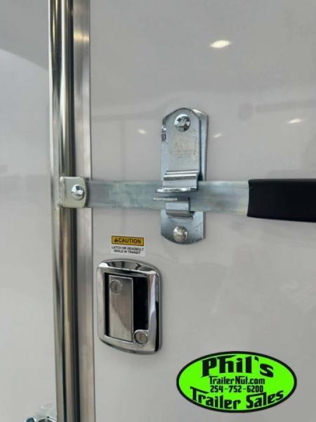 New Haulmark HEAT 8.5X24 Car / Racing Trailer ENCLOSED CAR HAULER FINISHED INTERIOR WITH CABINETS!