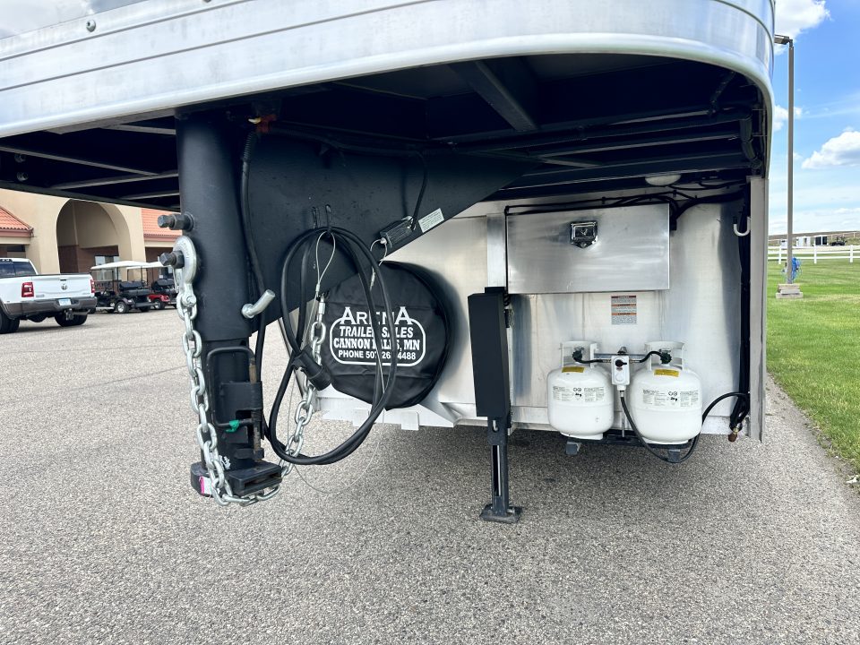 Used 2023 Merhow Trailers 3H LQ Horse Trailer