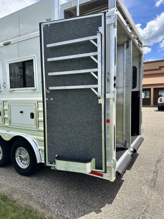 Used 2023 Merhow Trailers 3H LQ Horse Trailer