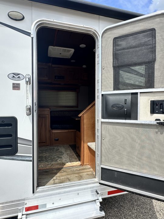 Used 2023 Merhow Trailers 3H LQ Horse Trailer