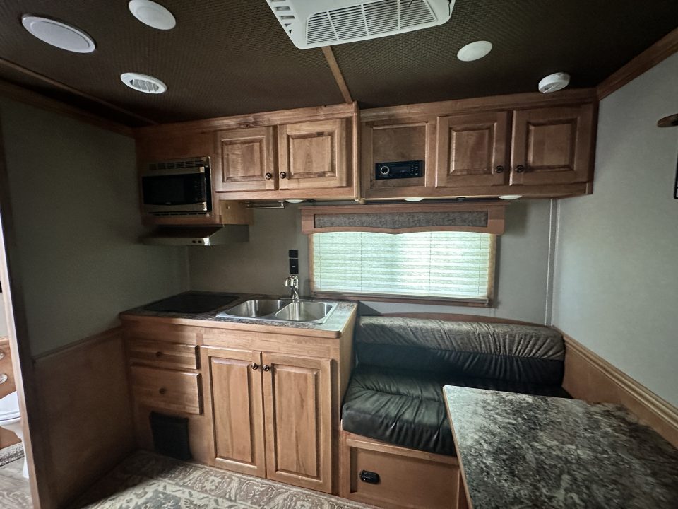Used 2023 Merhow Trailers 3H LQ Horse Trailer