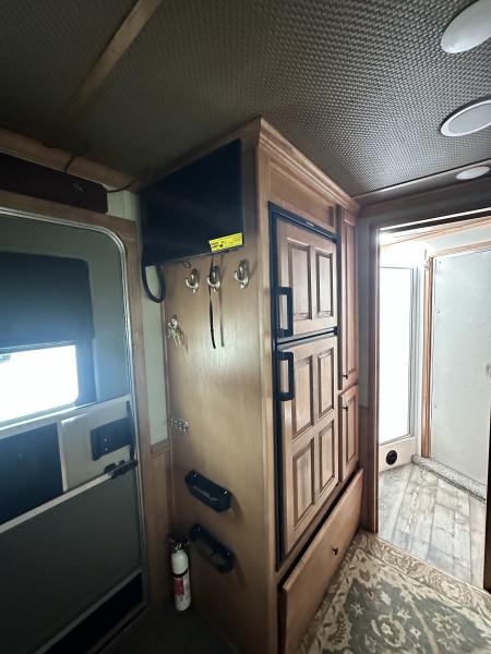 Used 2023 Merhow Trailers 3H LQ Horse Trailer