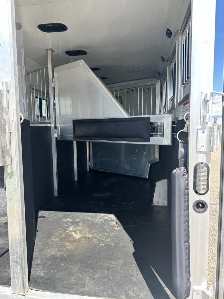 Used 2018 Lakota Bighorn 4H 17' LQ Horse Trailer