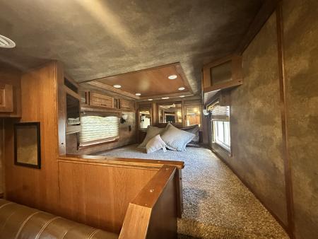 Used 2018 Lakota Bighorn 4H 17' LQ Horse Trailer