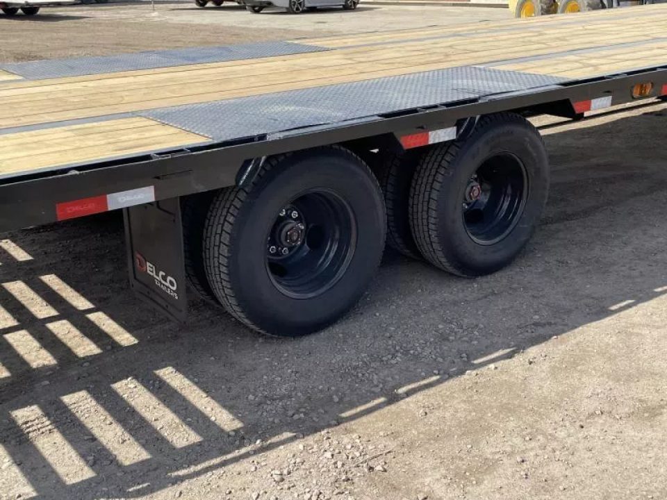 New 2026 Delco Gooseneck Deckover 32' 22,999#LB GVWR
