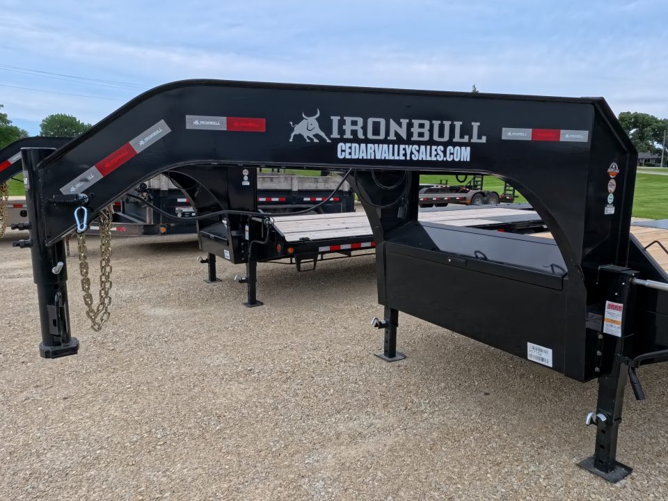 New 2027 Iron Bull 102" x 25' FDG (20+5) Gooseneck Deckover with 2)7K Dexter Straight Axles, F-Adj. Electric Brakes, Rampage Ramps, 4 Weld On D-Rings & 10 Ply Tires