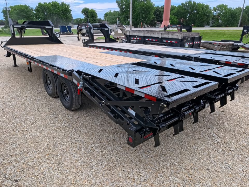 New 2027 Iron Bull 102" x 25' FDG (20+5) Gooseneck Deckover with 2)7K Dexter Straight Axles, F-Adj. Electric Brakes, Rampage Ramps, 4 Weld On D-Rings & 10 Ply Tires