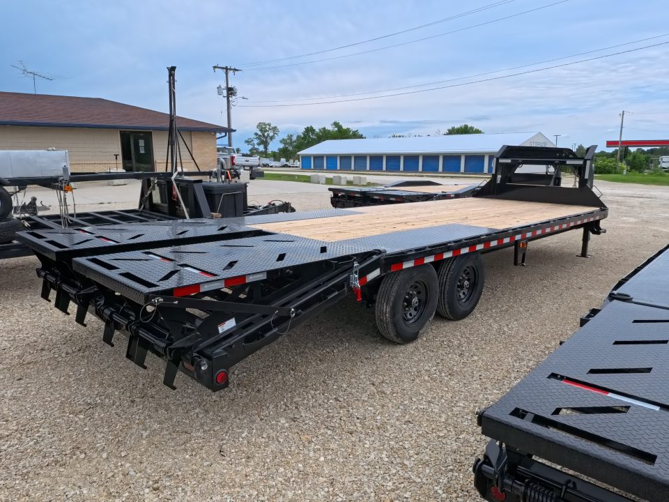 New 2027 Iron Bull 102" x 25' FDG (20+5) Gooseneck Deckover with 2)7K Dexter Straight Axles, F-Adj. Electric Brakes, Rampage Ramps, 4 Weld On D-Rings & 10 Ply Tires