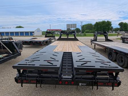 New 2027 Iron Bull 102" x 25' FDG (20+5) Gooseneck Deckover with 2)7K Dexter Straight Axles, F-Adj. Electric Brakes, Rampage Ramps, 4 Weld On D-Rings & 10 Ply Tires