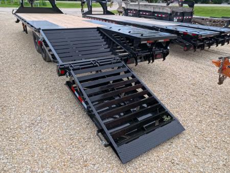 New 2027 Iron Bull 102" x 25' FDG (20+5) Gooseneck Deckover with 2)7K Dexter Straight Axles, F-Adj. Electric Brakes, Rampage Ramps, 4 Weld On D-Rings & 10 Ply Tires