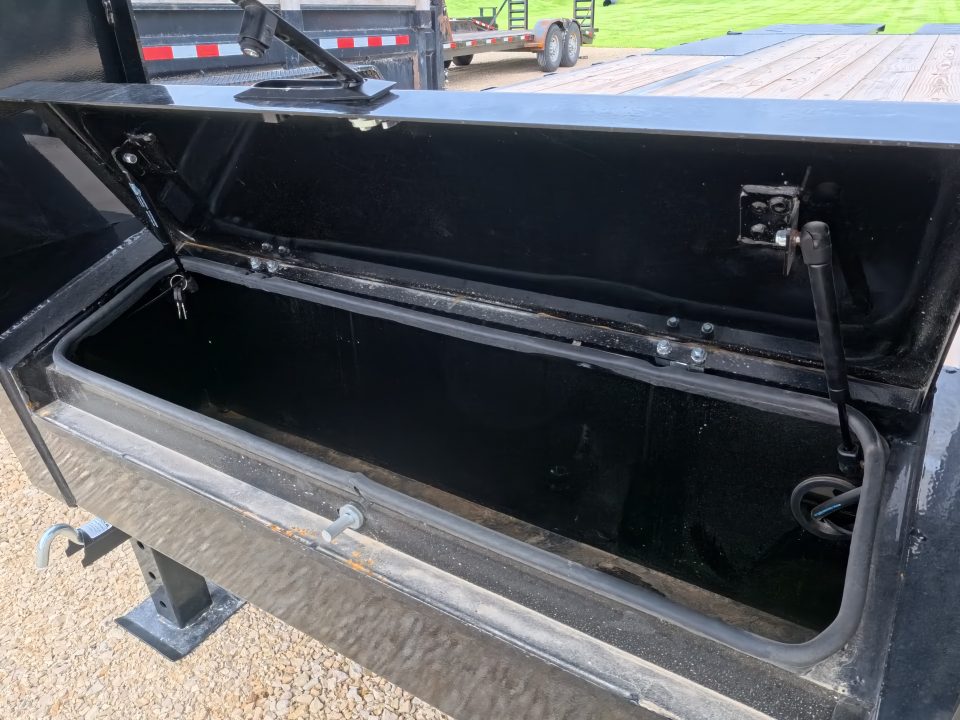New 2026 Norstar 102"x25' FXG (20+5) Deckover Trailer Gooseneck with 2 -10K Spring Axles, Rampage Ramps, Spare Tire, Mud Flaps and More!