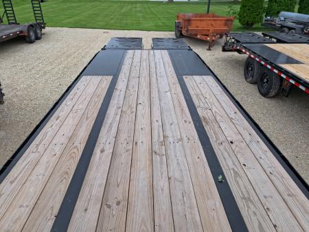 New 2026 Norstar 102"x25' FXG (20+5) Deckover Trailer Gooseneck with 2 -10K Spring Axles, Rampage Ramps, Spare Tire, Mud Flaps and More!