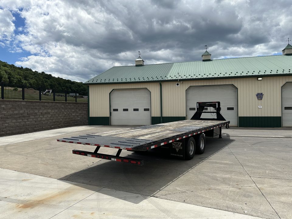 Used 2017 PJ Trailers TD 28' Tilt Trailer